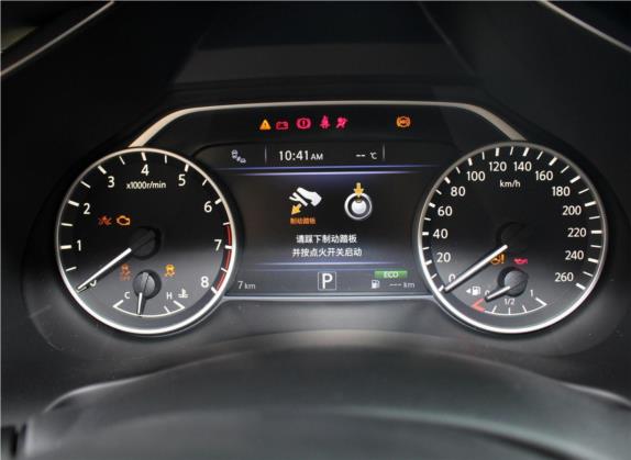 楼兰 2019款 2.5L XL Plus 两驱智联领先版 国V 中控类   仪表盘