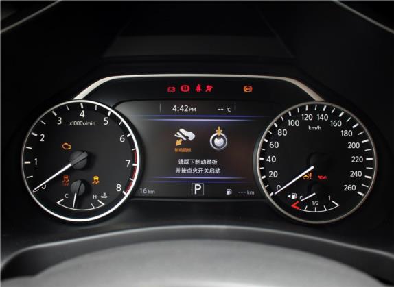 楼兰 2019款 2.5L XE 两驱精英版 国VI 中控类   仪表盘