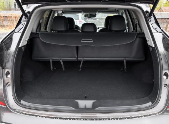 楼兰 2019款 2.5L XL Plus 两驱智联领先版 国VI 车厢座椅   后备厢
