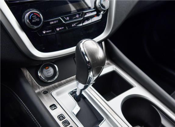 楼兰 2019款 2.5L XL Plus 两驱智联领先版 国VI 中控类   挡把