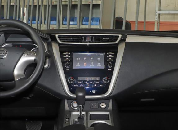 楼兰 2021款 2.5L XE 两驱精英版 中控类   中控台
