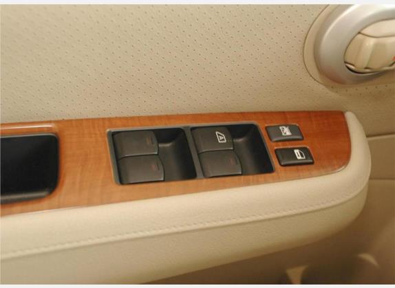 颐达 2008款 1.6L 自动尊贵型 车厢座椅   门窗控制