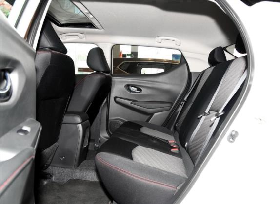 蓝鸟 2018款 1.6L CVT智酷潮音版 车厢座椅   后排空间