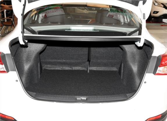 蓝鸟 2018款 1.6L CVT智酷潮音版 车厢座椅   后备厢