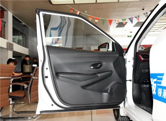 蓝鸟 2018款 1.6L CVT智酷潮音版 车厢座椅   前门板