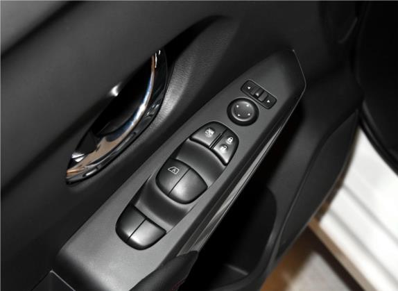 蓝鸟 2018款 1.6L CVT智酷潮音版 车厢座椅   门窗控制