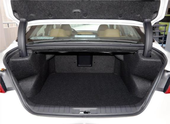 西玛 2016款 2.5L XV 至尊版 车厢座椅   后备厢