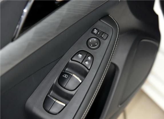 西玛 2016款 2.5L XE 精英版 车厢座椅   门窗控制