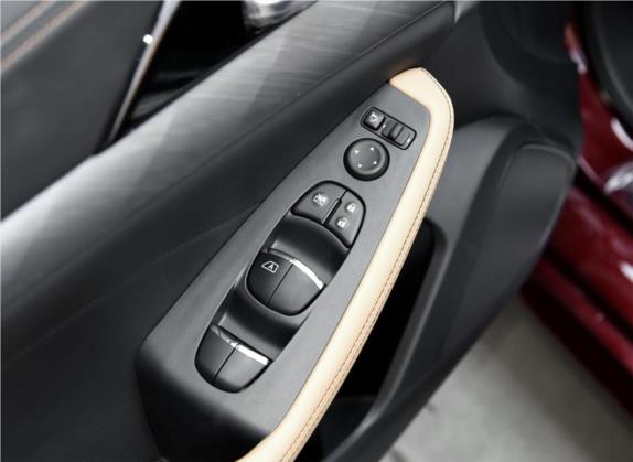 西玛 2016款 2.5L XL 豪华版 车厢座椅   门窗控制