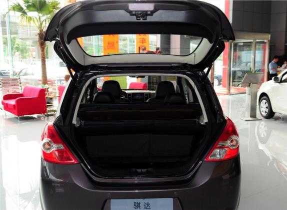 骐达TIIDA 2008款 1.6L 自动科技型 车厢座椅   后备厢