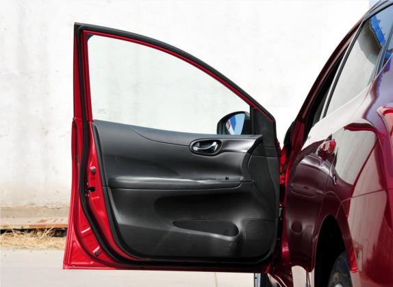 骐达TIIDA 2011款 1.6L 手动舒适型 车厢座椅   前门板