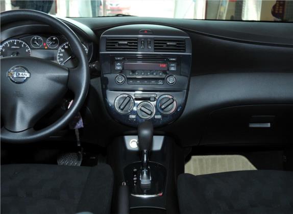 骐达TIIDA 2011款 1.6L CVT舒适型 中控类   中控台