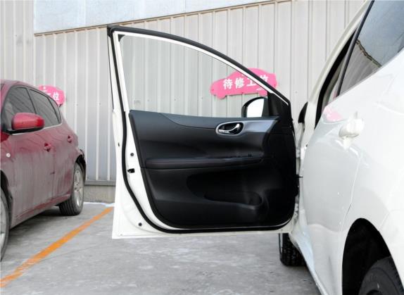 骐达TIIDA 2011款 1.6T M-CVT炫动版 车厢座椅   前门板