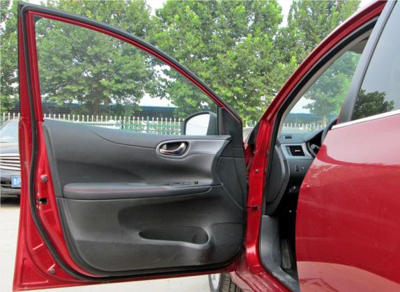 骐达TIIDA 2011款 1.6T 手动致酷版 车厢座椅   前门板