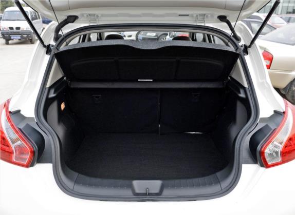 骐达TIIDA 2014款 1.6L CVT酷咖版 车厢座椅   后备厢