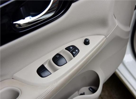 骐达TIIDA 2016款 1.6L CVT智尊版 车厢座椅   门窗控制