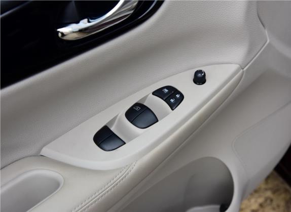 骐达TIIDA 2016款 1.6L 手动酷动版 车厢座椅   门窗控制