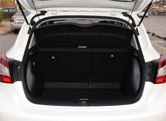 骐达TIIDA 2019款 1.6L CVT智行版 国V 车厢座椅   后备厢