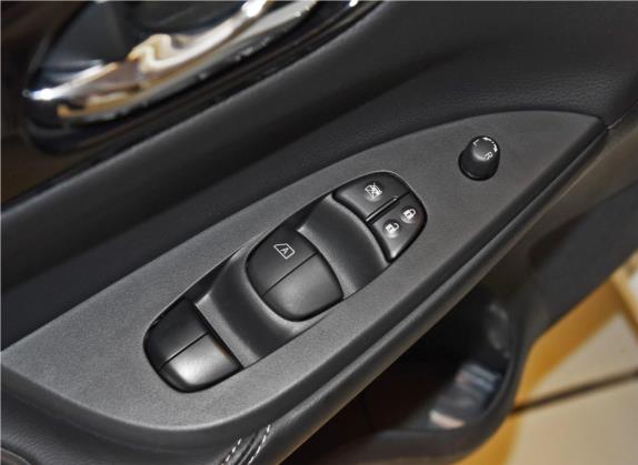 骐达TIIDA 2019款 1.6L CVT智享版 国VI 车厢座椅   门窗控制