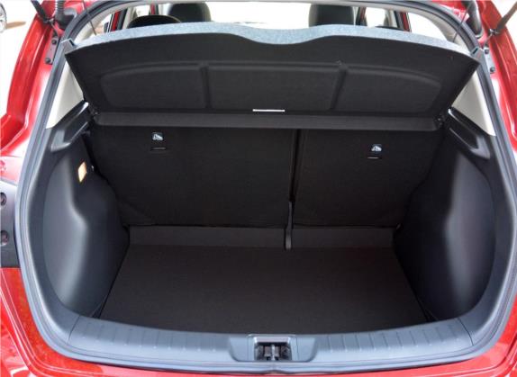 骐达TIIDA 2020款 1.6L CVT酷动版 车厢座椅   后备厢