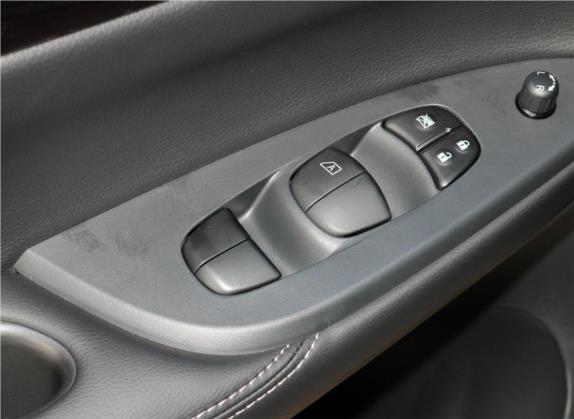骐达TIIDA 2020款 1.6L CVT智行版 车厢座椅   门窗控制