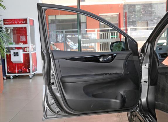 骐达TIIDA 2021款 1.6L 手动乐动版 车厢座椅   前门板