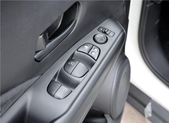 劲客 2019款 1.5L 手动酷动版 车厢座椅   门窗控制