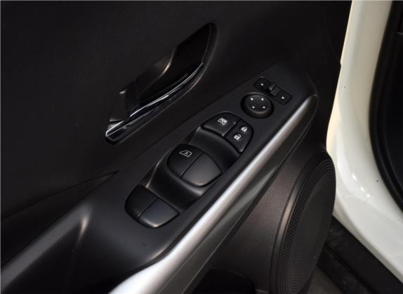 劲客 2019款 1.5L CVT智联尊享版 车厢座椅   门窗控制