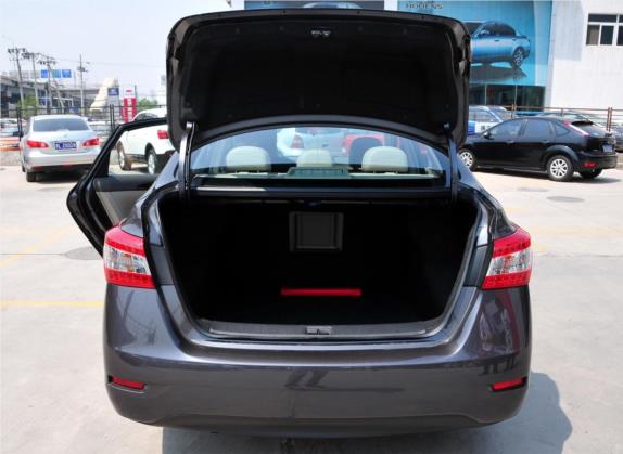 轩逸 2012款 1.8XV CVT尊享版 车厢座椅   后备厢