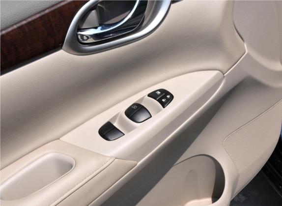 轩逸 2012款 1.8XV CVT尊享版 车厢座椅   门窗控制