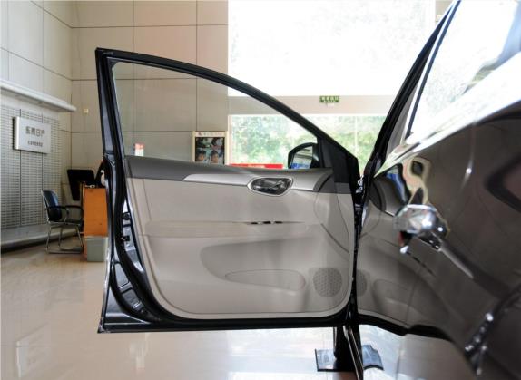 轩逸 2012款 1.6XE 手动舒适版 车厢座椅   前门板
