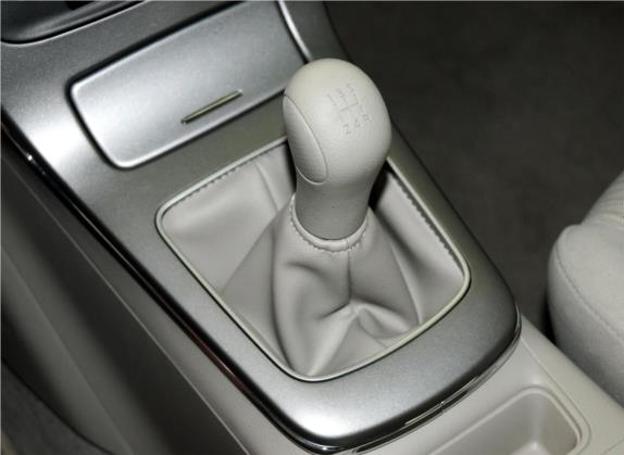 轩逸 2012款 1.6XE 手动舒适版 中控类   挡把