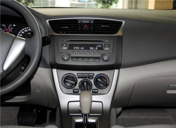 轩逸 2012款 1.6XE CVT舒适版 中控类   中控台