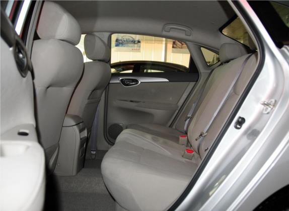 轩逸 2012款 1.6XE CVT舒适版 车厢座椅   后排空间