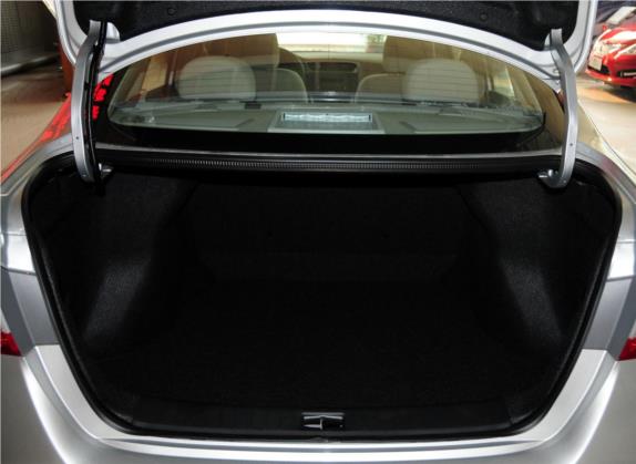 轩逸 2012款 1.6XE CVT舒适版 车厢座椅   后备厢