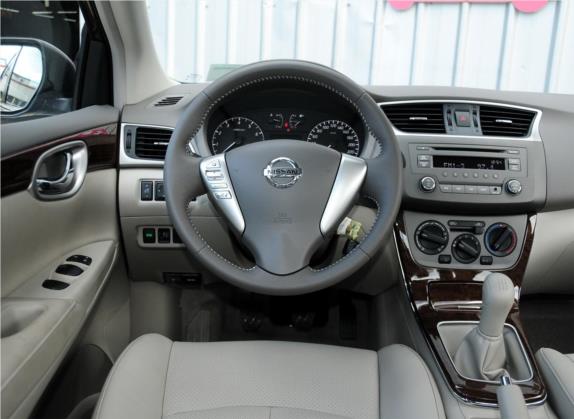 轩逸 2012款 1.6XL 手动豪华版 中控类   驾驶位
