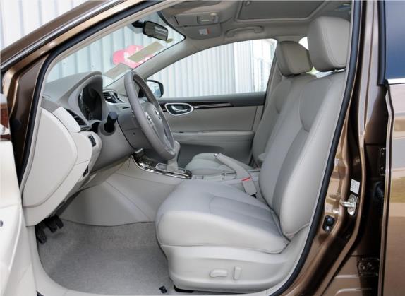 轩逸 2012款 1.6XL 手动豪华版 车厢座椅   前排空间