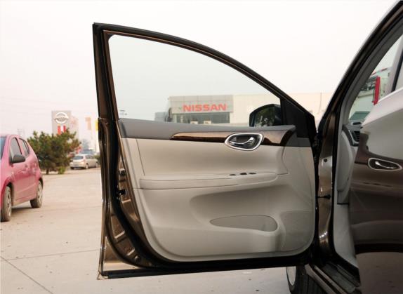 轩逸 2012款 1.6XL CVT豪华版 车厢座椅   前门板