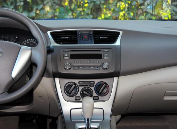 轩逸 2012款 1.8XE CVT舒适版 中控类   中控台