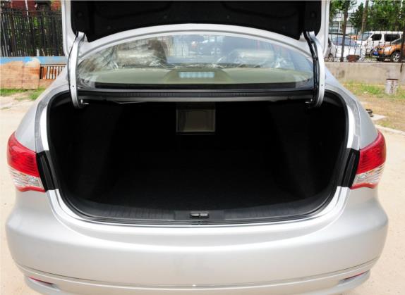 轩逸 2012款 经典 1.6XE 手动舒适版 车厢座椅   后备厢