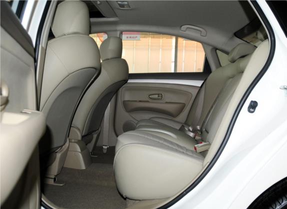 轩逸 2012款 经典 1.6XL 手动豪华版 车厢座椅   后排空间