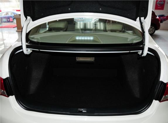 轩逸 2012款 经典 1.6XL 手动豪华版 车厢座椅   后备厢