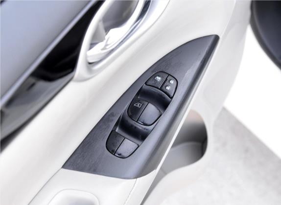 轩逸 2016款 1.8XV CVT智尊版 车厢座椅   门窗控制