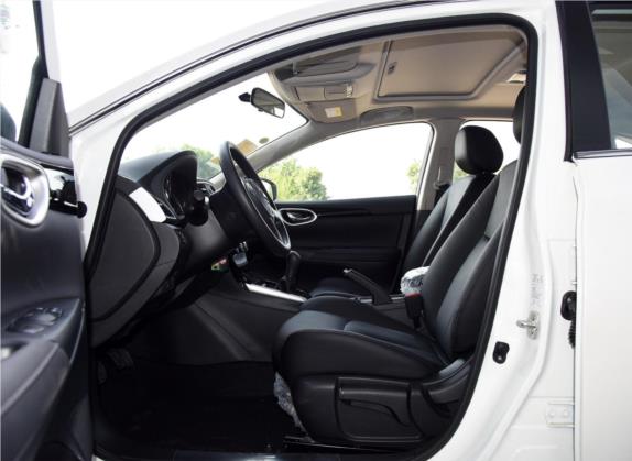 轩逸 2016款 1.6XL 手动豪华版 车厢座椅   前排空间