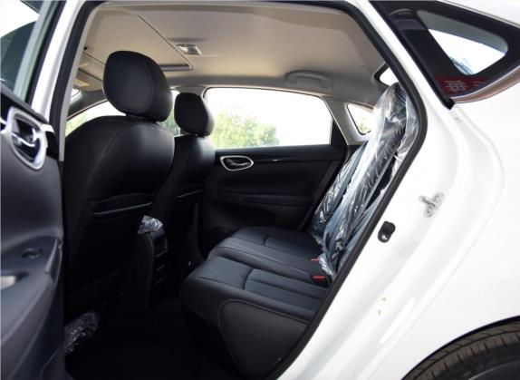 轩逸 2016款 1.6XL 手动豪华版 车厢座椅   后排空间