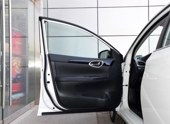 轩逸 2016款 1.6XL 手动豪华版 车厢座椅   前门板