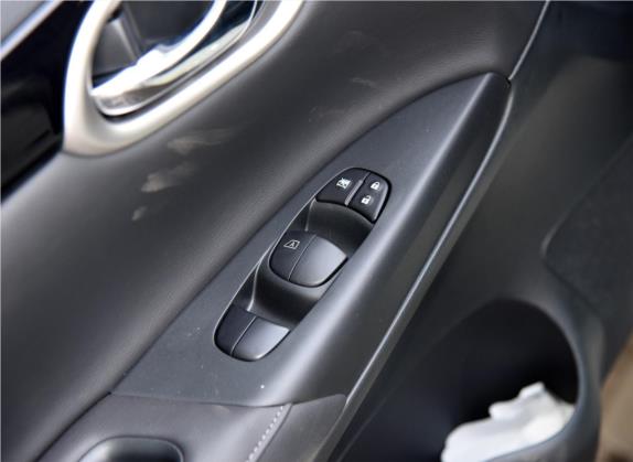 轩逸 2016款 1.6XL 手动豪华版 车厢座椅   门窗控制