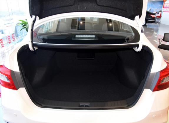 轩逸 2016款 1.6XL CVT豪华版 车厢座椅   后备厢
