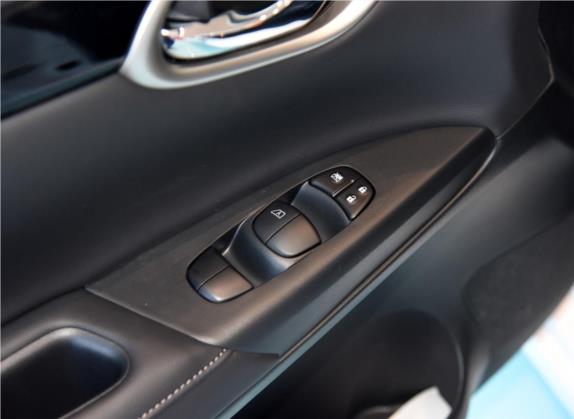 轩逸 2016款 1.6XL CVT豪华版 车厢座椅   门窗控制