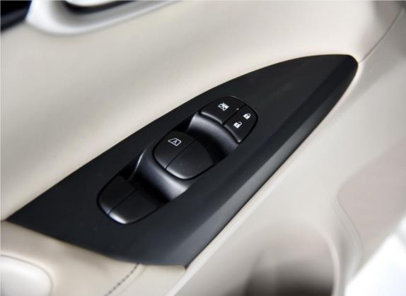 轩逸 2016款 1.6XV CVT智享版 车厢座椅   门窗控制